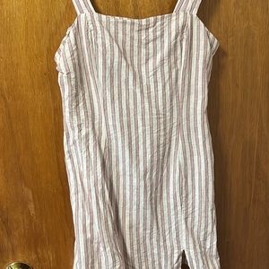 Super cute striped mini dress! With two small slits on legs, very flattering!